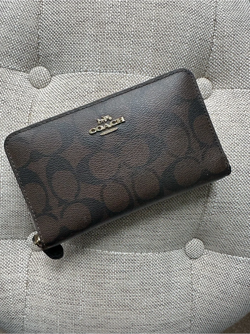 Coach Signature Zip Around Wallet - Picture 1 of 4